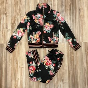 Cutest Art Class 2 piece suit size 6/6x